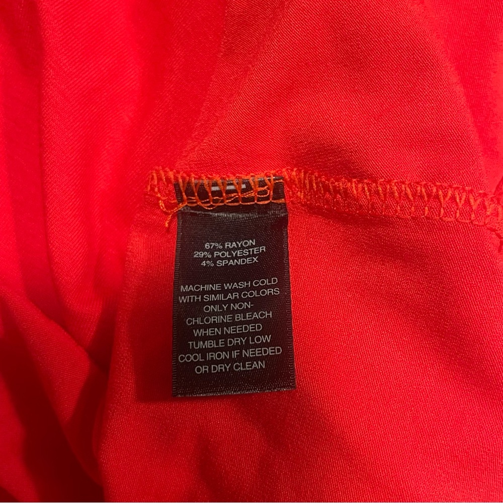 White House Black Market. Red top. Sz:Small. Scoop Neck. Cap sleeves. LIKE NEW! - Picture 10 of 11